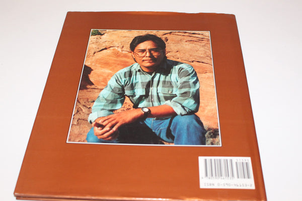 Navajo: Visions and Voices Across the Mesa Begay, Shonto - Wide World Maps & MORE!